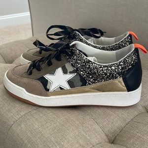 Steve Madden “Goody” Sneaker NWOT